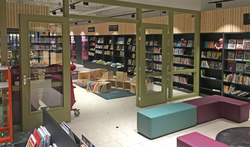 Inrichting Bibliotheek Nesselande; een lokaal georiënteerde Rotterdamse bibliotheek met een eigen look